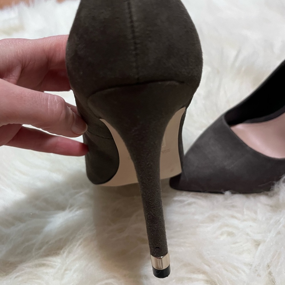 Call it spring pumps - Picture 3 of 4